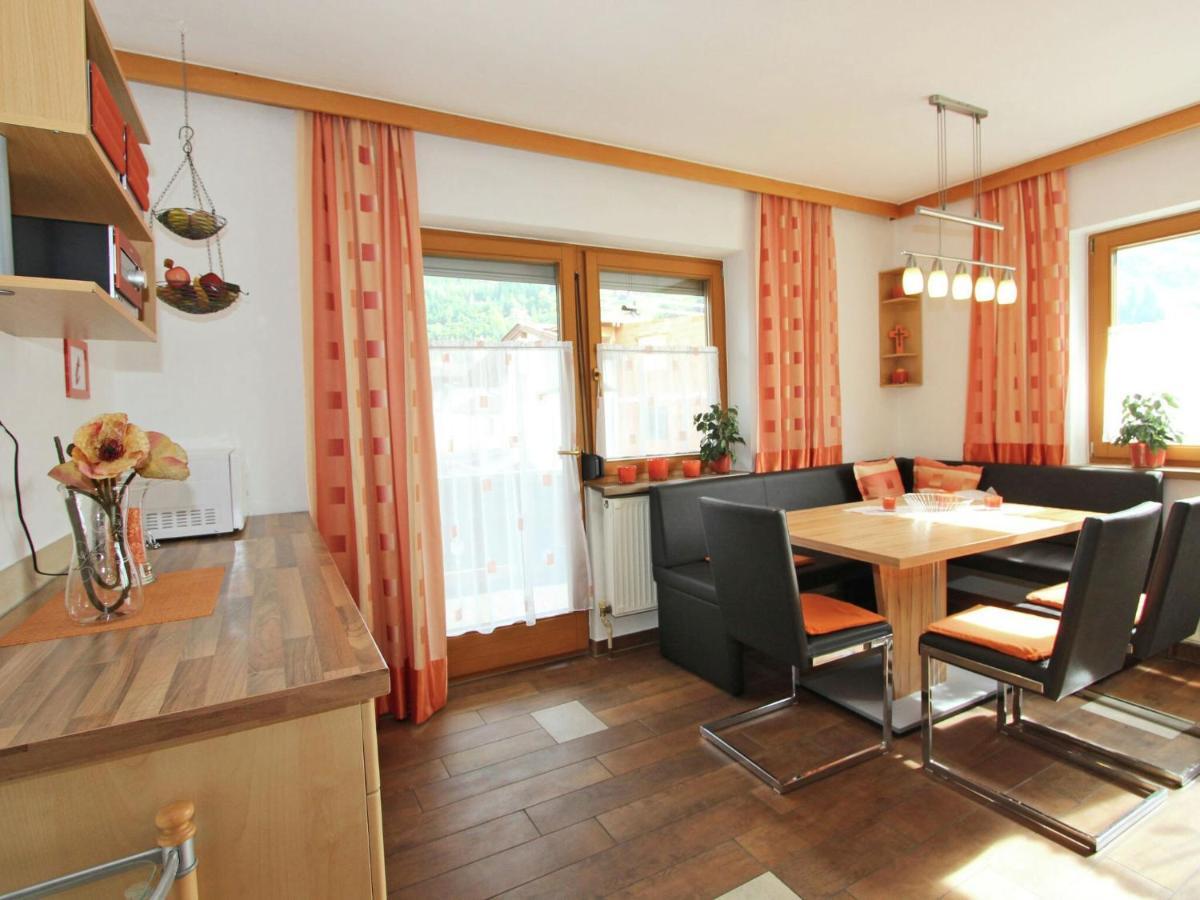 Spacious Apartment In Stumm Tyrol With Balcony Екстер'єр фото